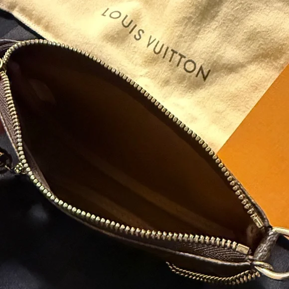 Louis Vuitton Mini Pochette Accessories in Monogram with NEW strap - Picture 5 of 6
